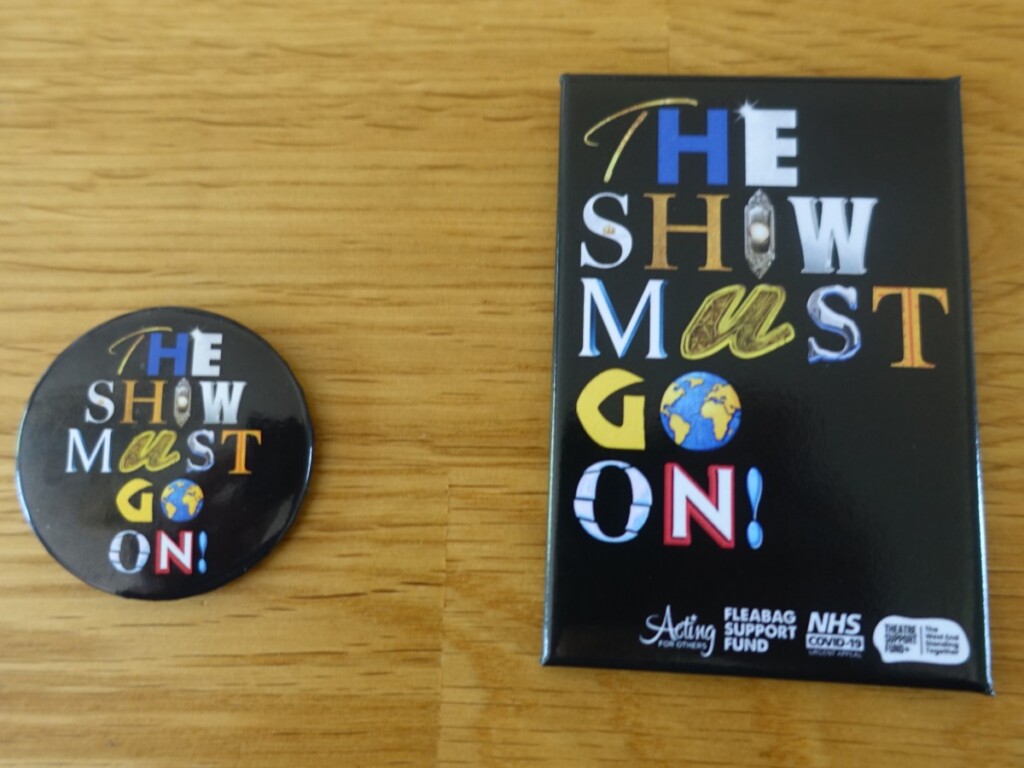 『The Show Must Go On』のマグネット