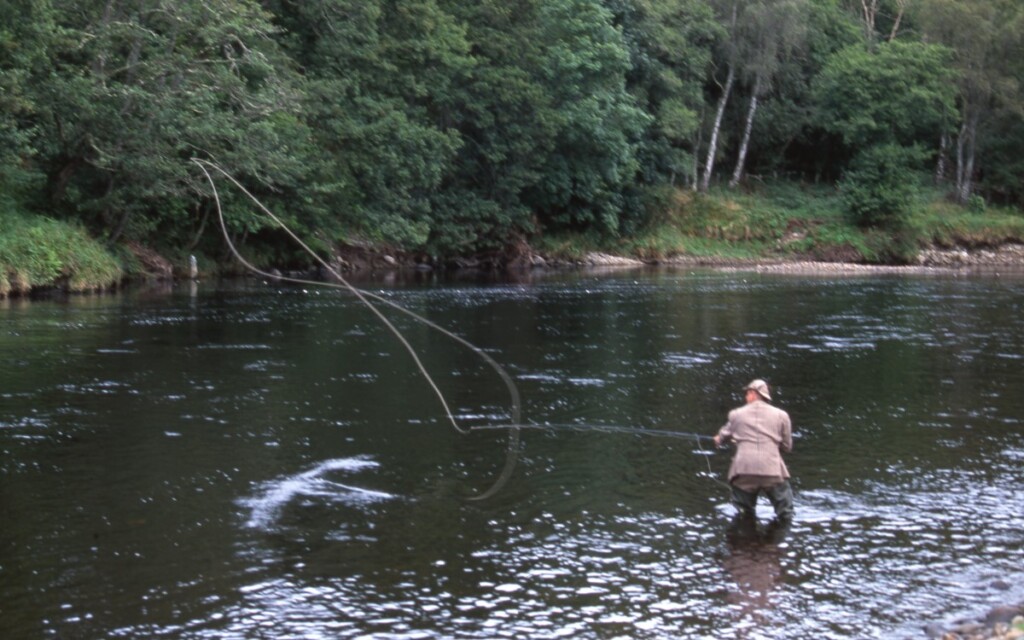 スペイ川でみかけた釣り人