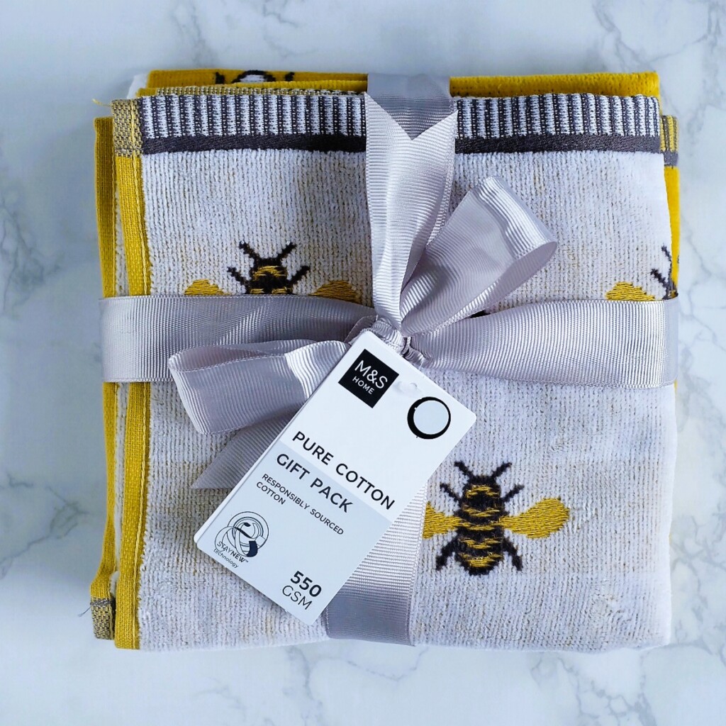 コットン製ハチのデザインタオル