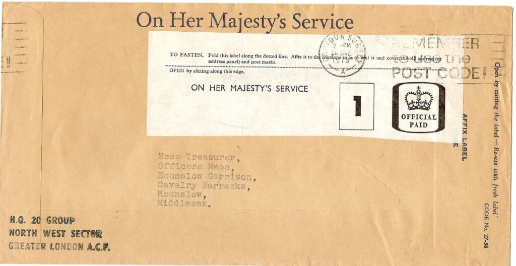 On Her Majesty's Serviceの文字が入った封筒