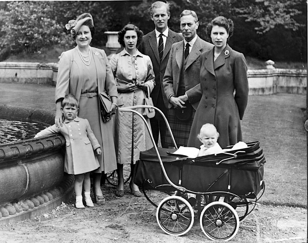 1951年同時のエリザベス女王とその0ごg家族