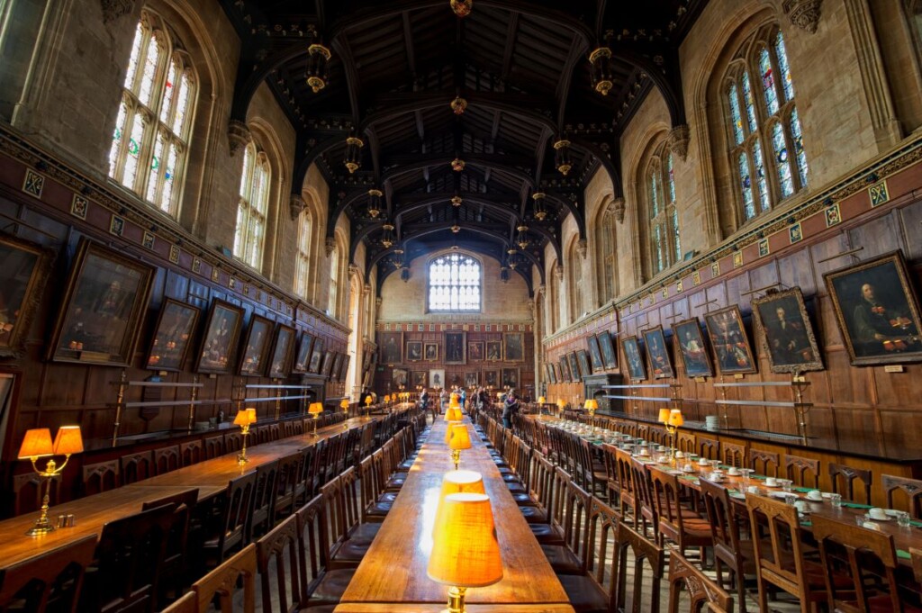 魔術学校の食堂のモデルになったオックスフォード大学クライスト・チャーチの「グレート・ホール」