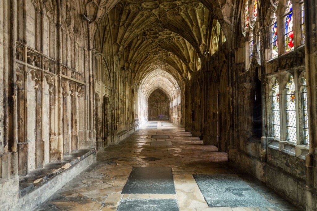 グロスター大聖堂の重厚な廊下