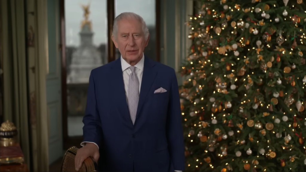クリスマスメッセージを語るチャールズ国王